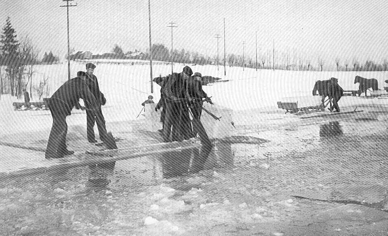 Ice cutting in Norway
