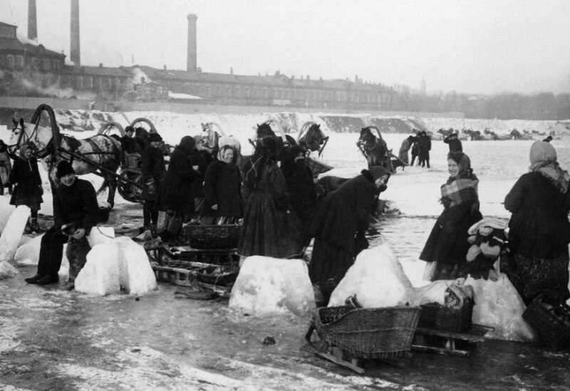Ice chopping on the Moskva River, Moscow